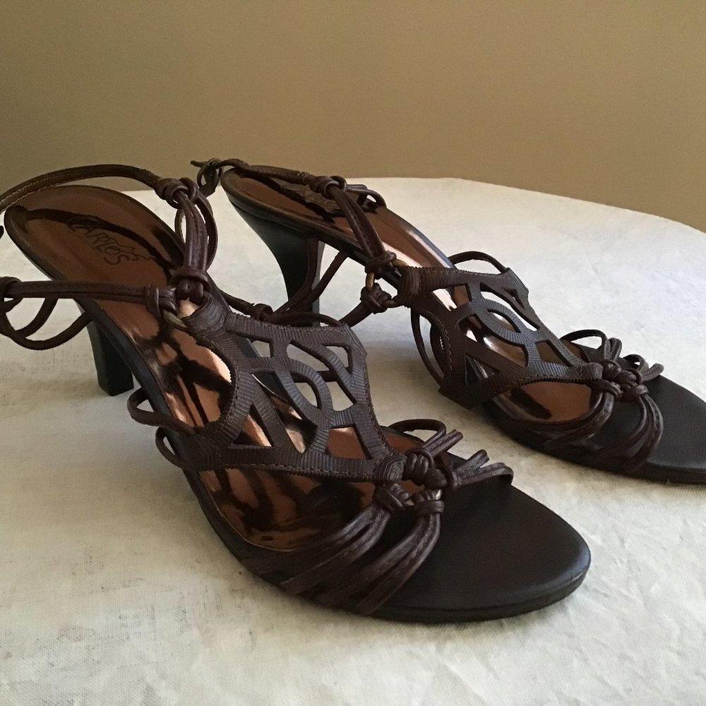 Carlos Santana Brown Leather Strappy Sandals  Size 9M
